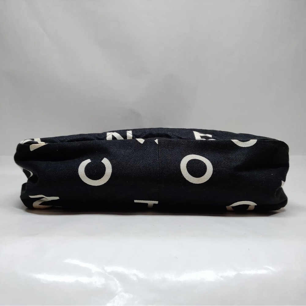 CHANEL Black and White Quilted Logo Shoulder Bag - Picture 5 of 10